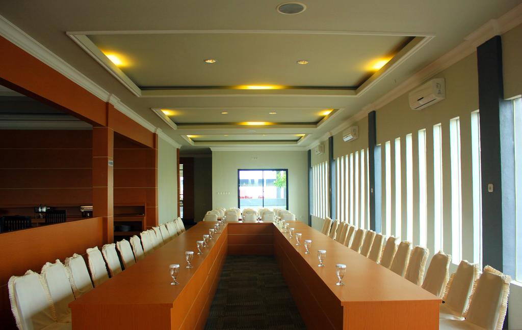 Raja Residence Jambi Bagian luar foto